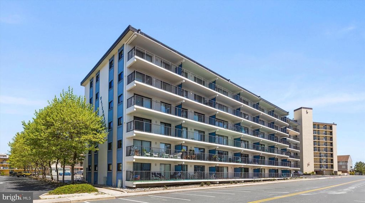 Watergate I condominium building in North Ocean City
